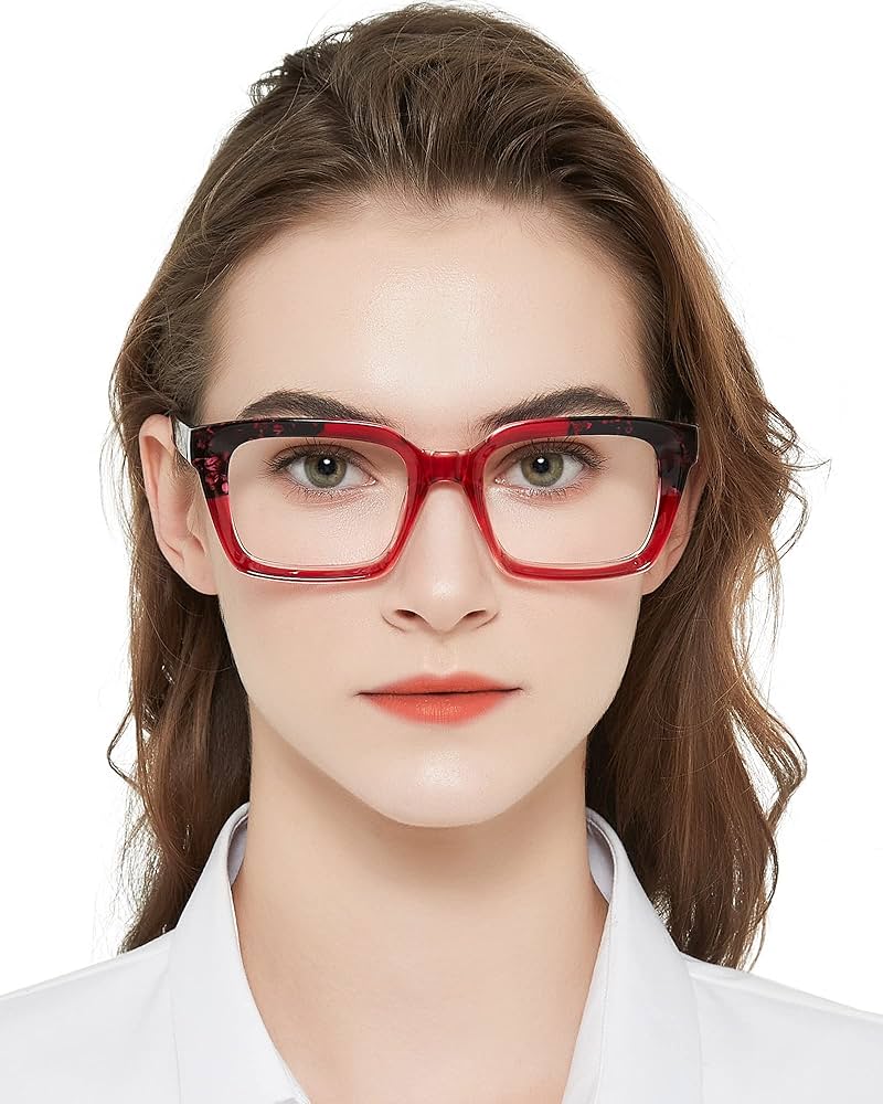 Kolorowe wayfarer na twarzy blondynki z czerwoną szminką pin-up style